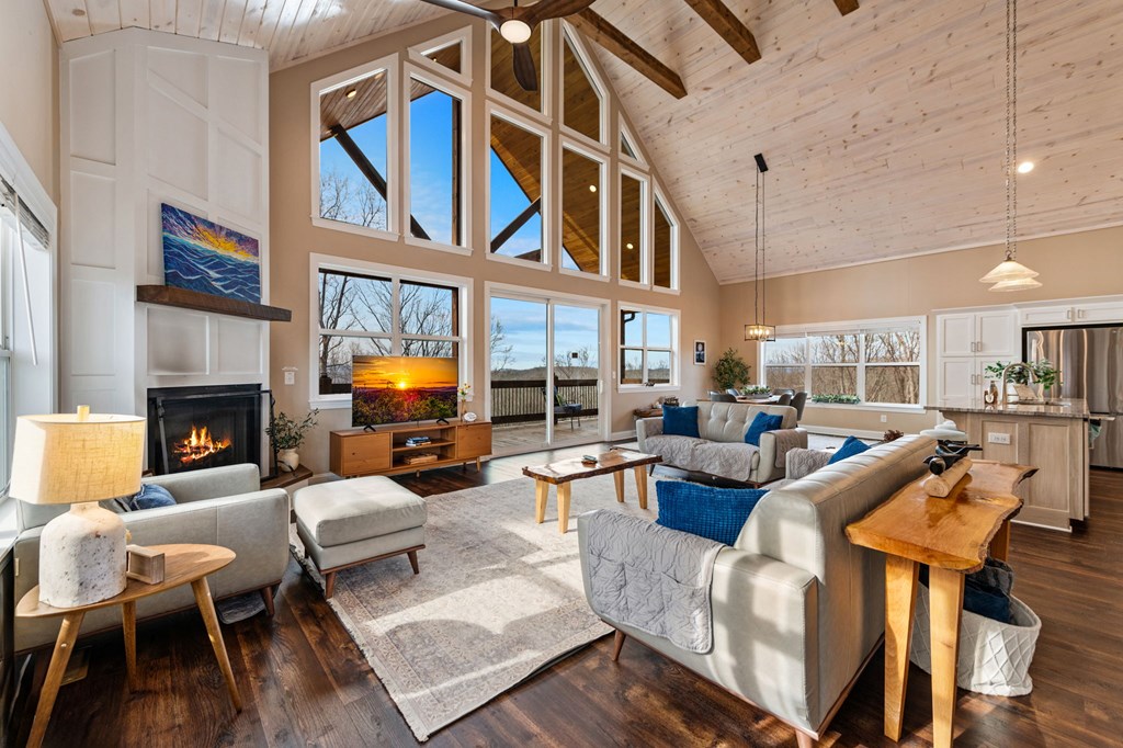 1016 Twisted Oak Road