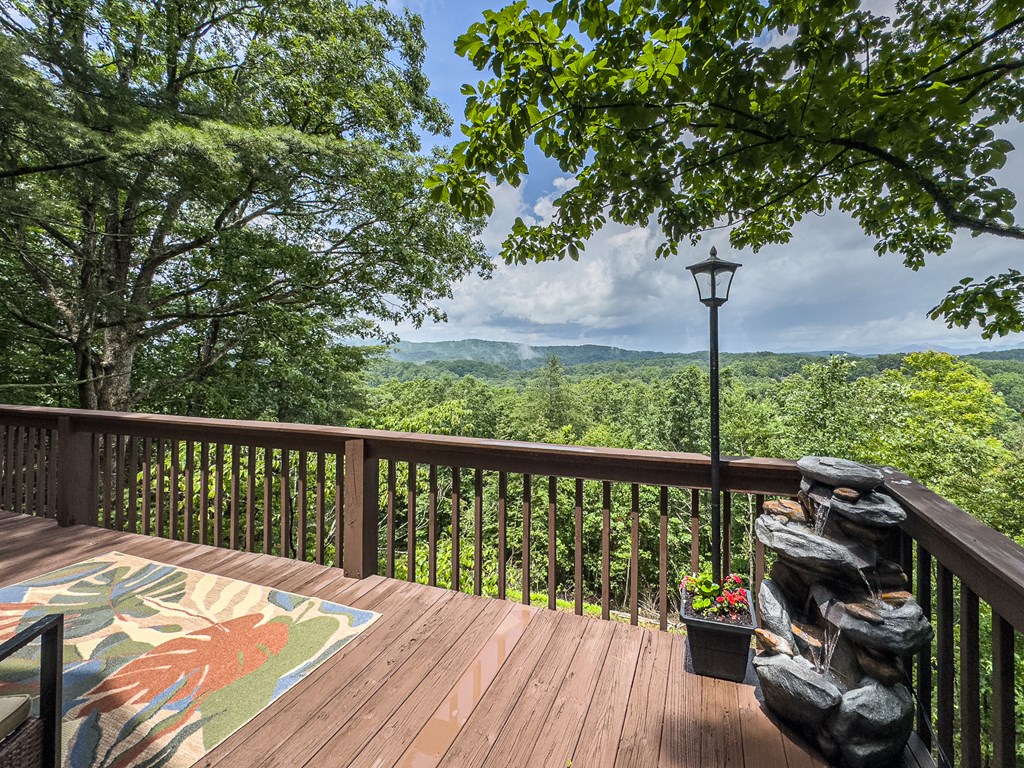 1484 Cardinal Road