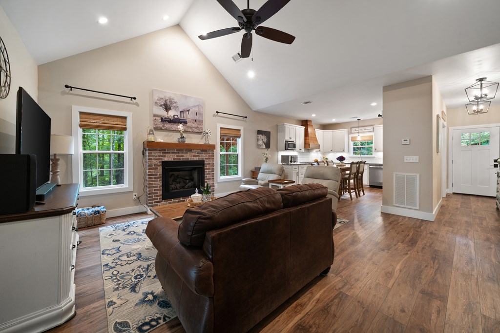 94 Chimney Ridge