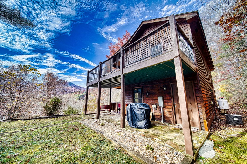 190 Ruby Lake Drive N