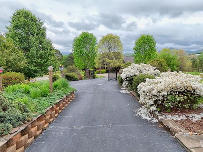 1526 Cedar View Lane