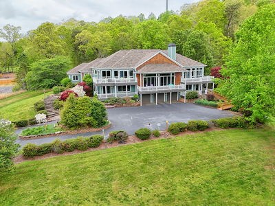 1526 Cedar View Lane