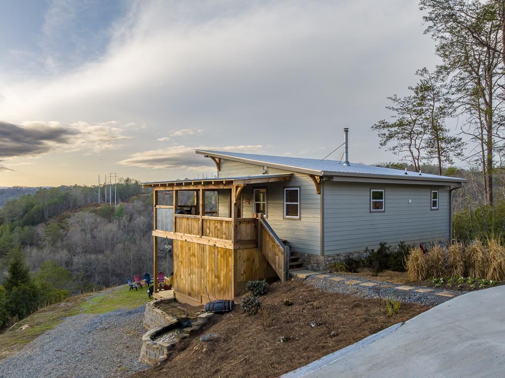 21-235 Riverview Circle