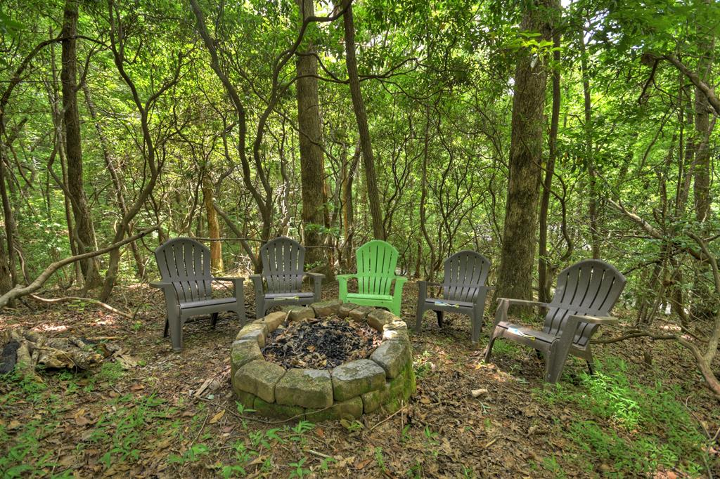 135 Tomahawk Trail
