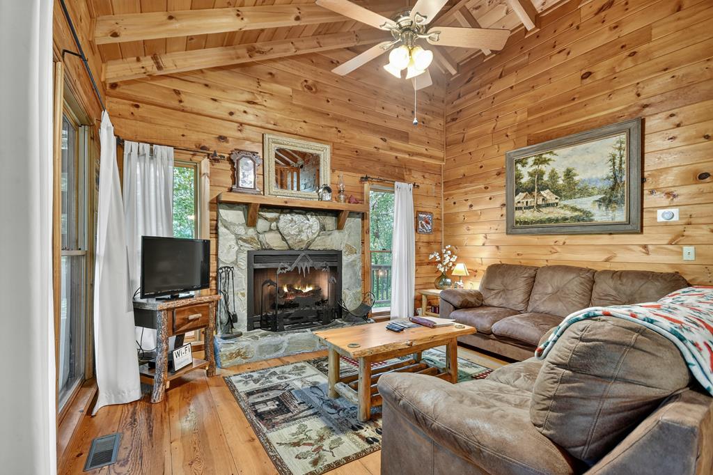 135 Tomahawk Trail