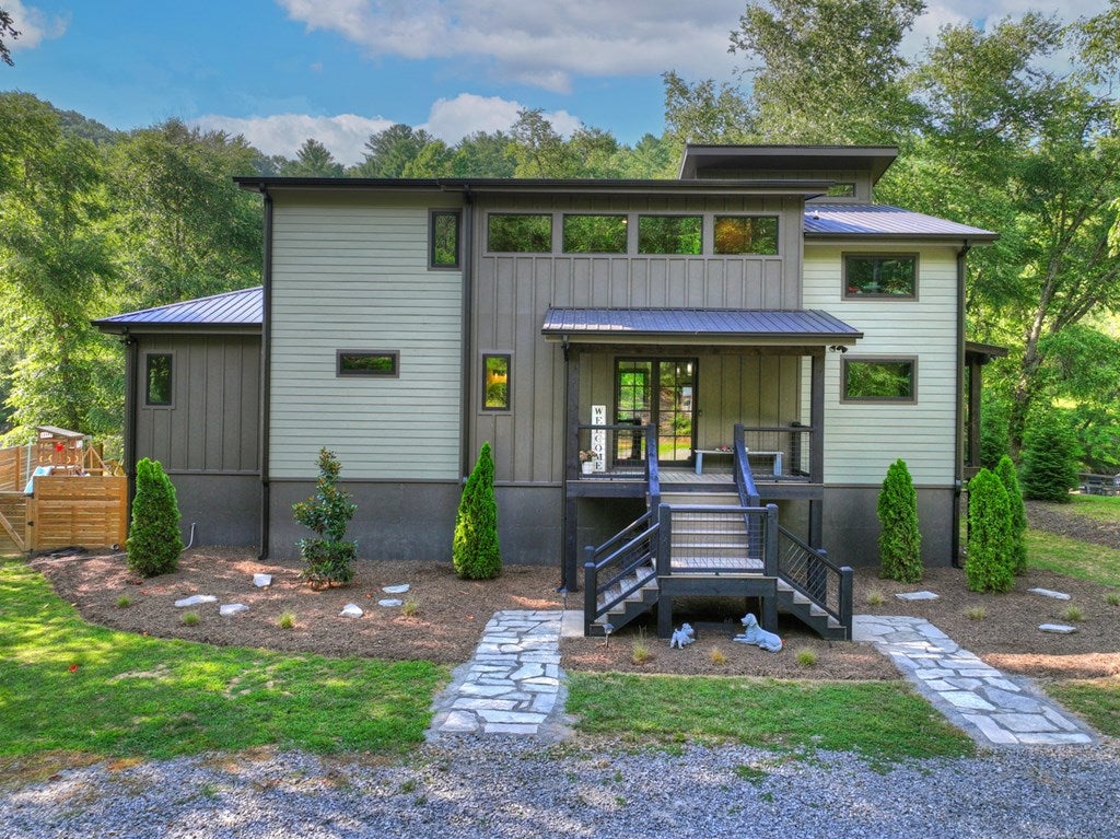 60 Hiles Hatch Road