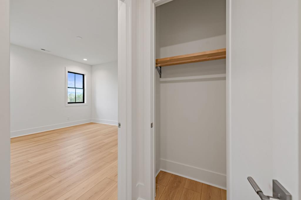 Blairsville, Georgia, 30513, United States, 4 Bedrooms Bedrooms, ,5 BathroomsBathrooms,Residential,Active,2035637