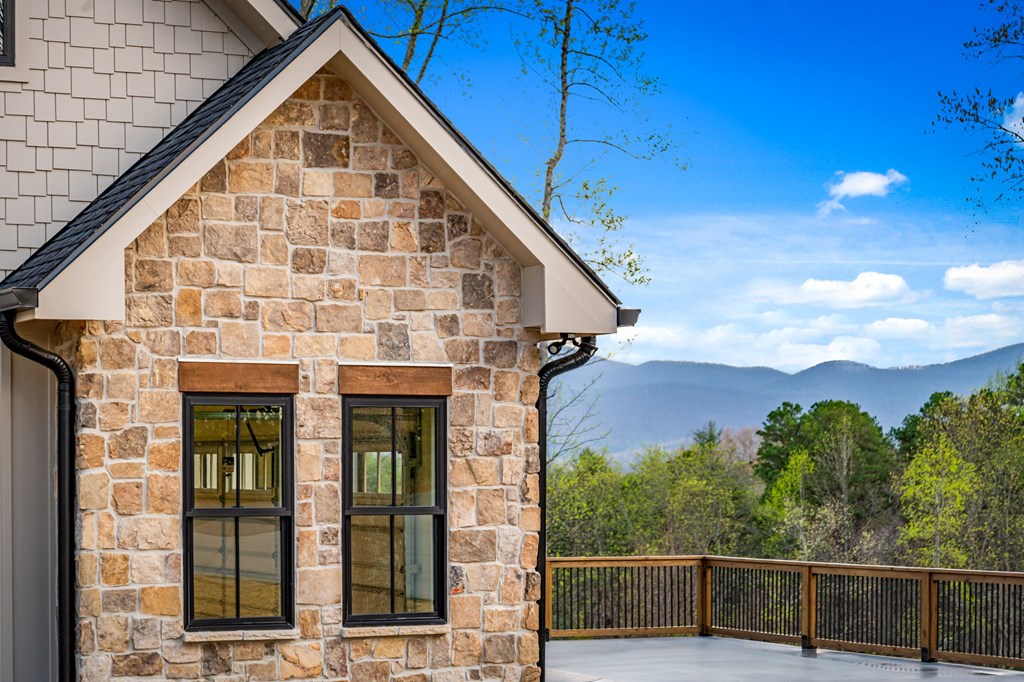 Blairsville, Georgia, 30513, United States, 4 Bedrooms Bedrooms, ,5 BathroomsBathrooms,Residential,Active,2035637