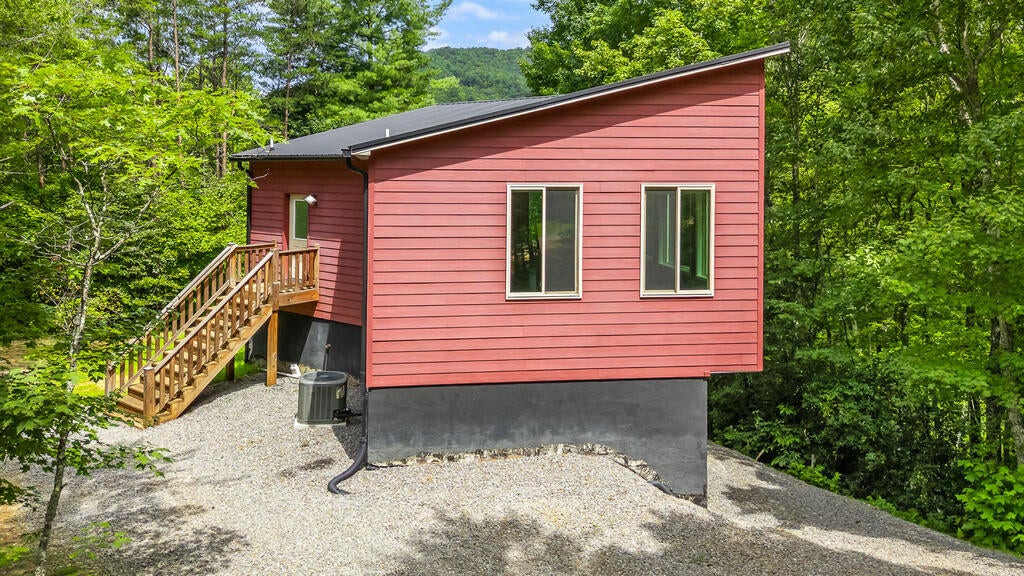 275 Peachtree Mtn. Est.