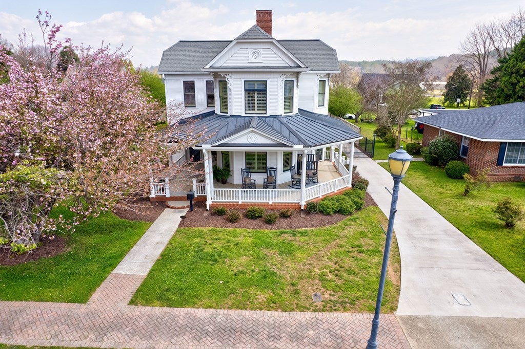 85 River Street