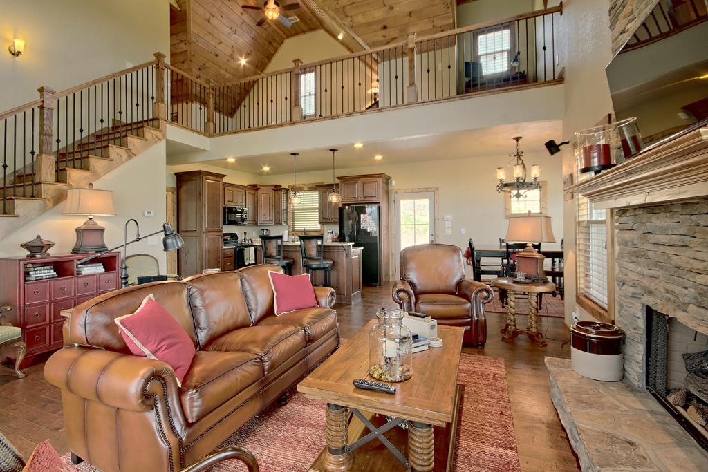 Ellijay, Georgia 30540, United States, 3 Bedrooms Bedrooms, ,3 BathroomsBathrooms,Residential,Active,54641