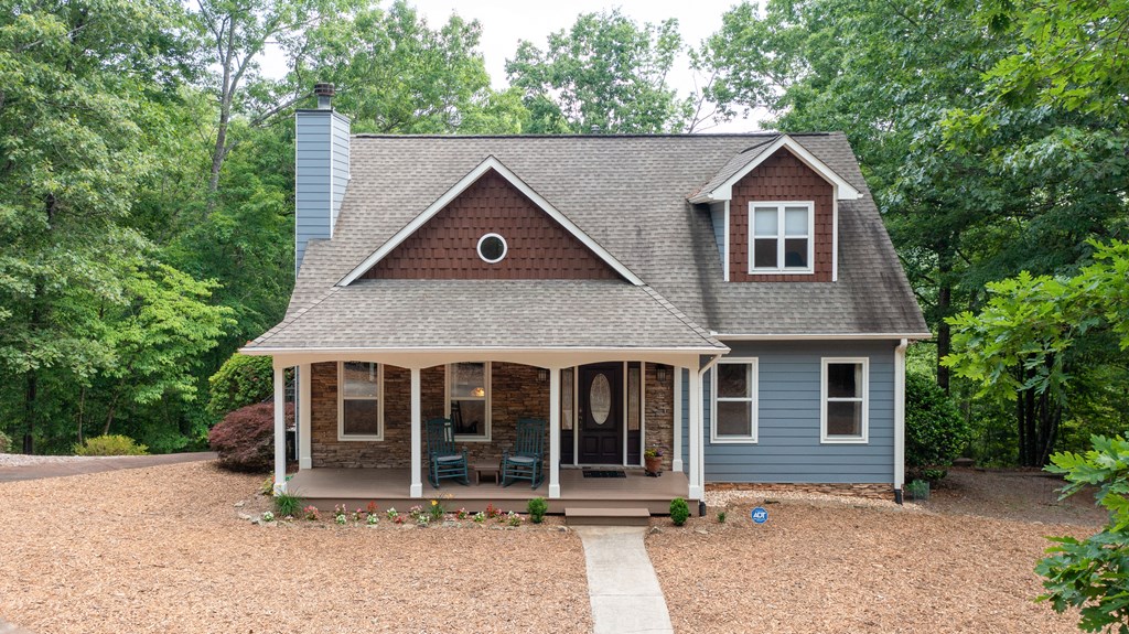 386 Old River Road