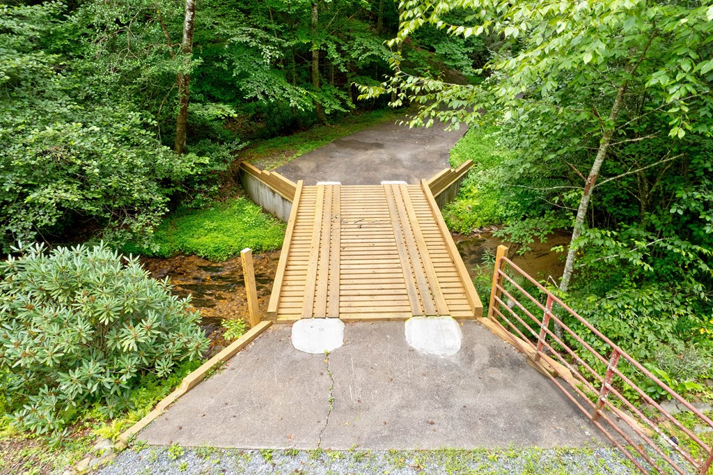 3421 Devils Den Road