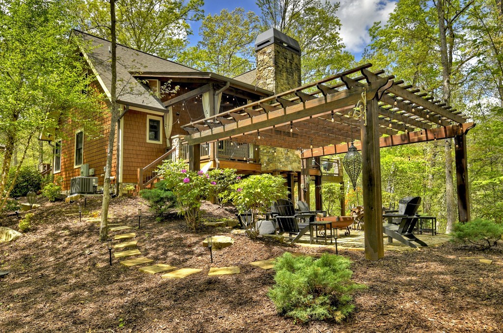 2634 Mountain Tops Road