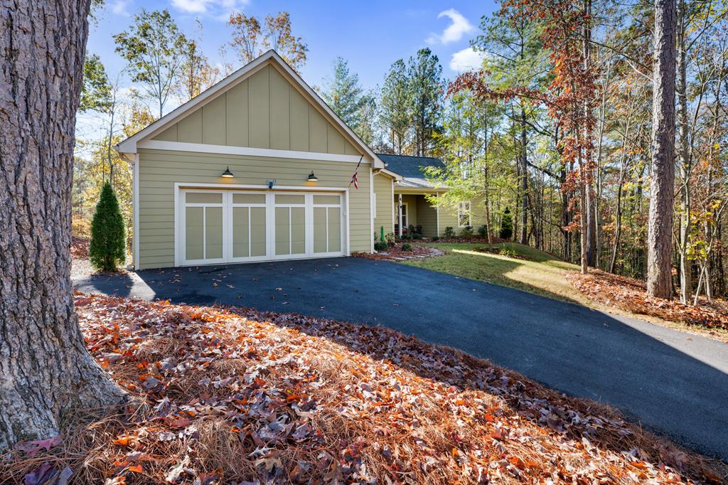 60 Mossy Oak Court