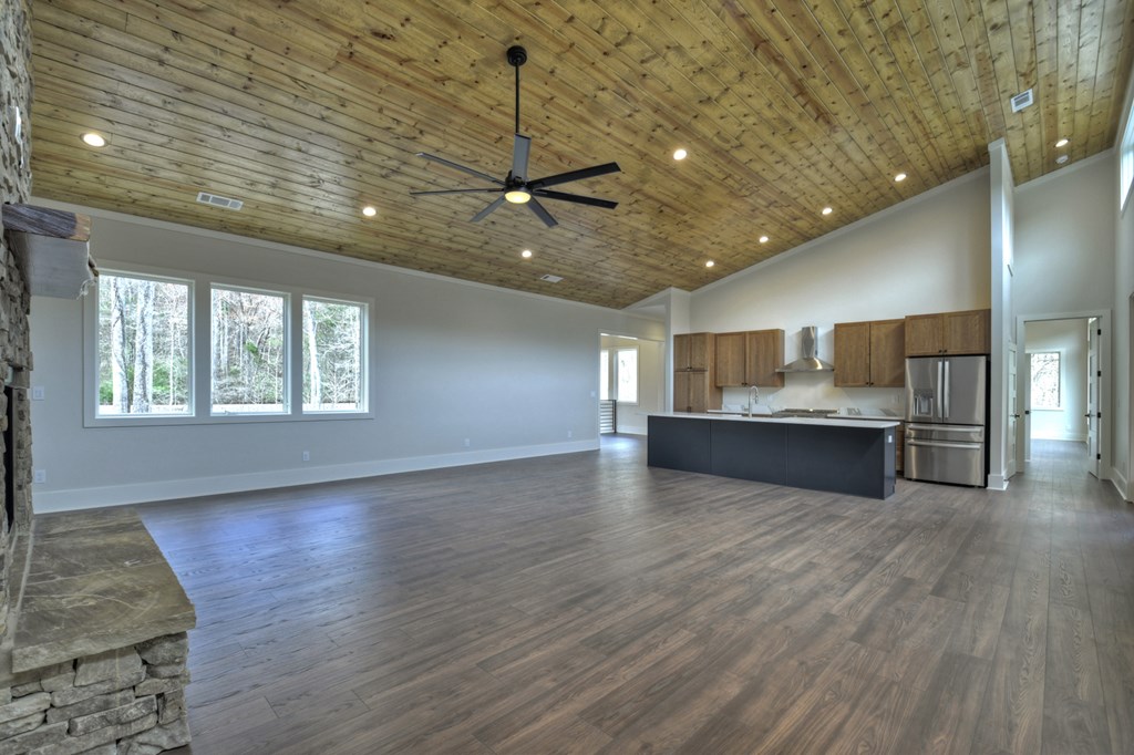 494 Riverbend Manor