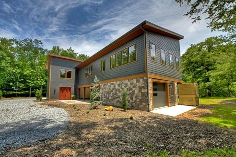 494 Riverbend Manor Blue Ridge GA 30513