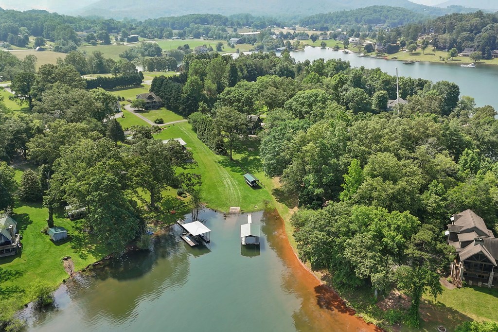 429 Sneaking Creek Drive