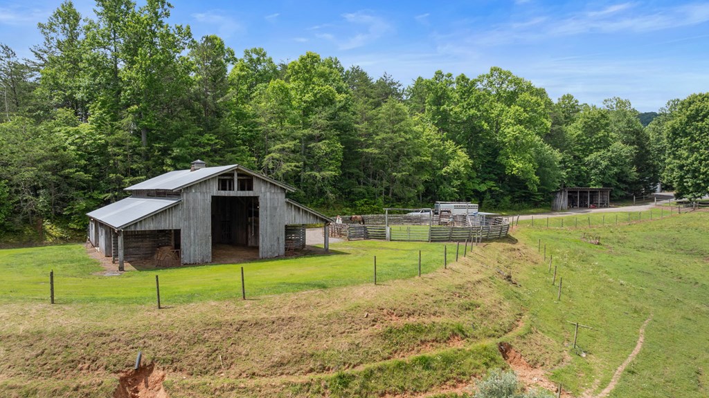 102 Cross Creek Lane