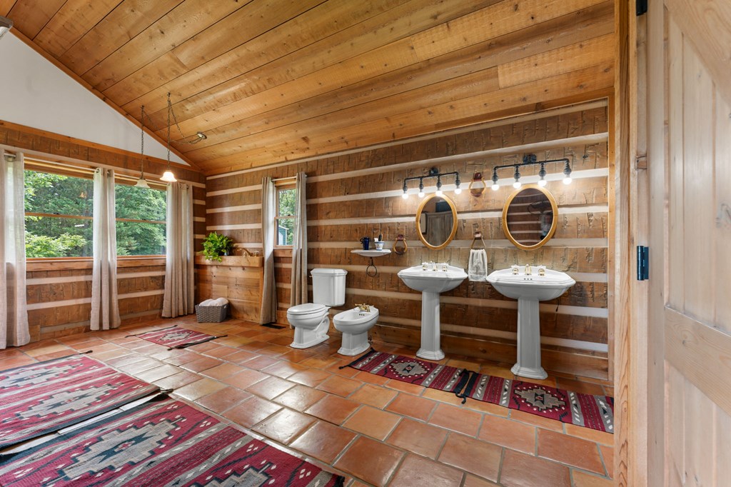 Warne, North Carolina, 28909, United States, 3 Bedrooms Bedrooms, ,3 BathroomsBathrooms,Residential,Active,1993668