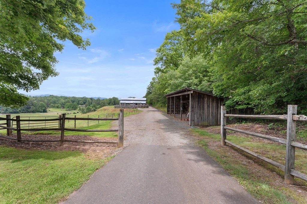 Warne, North Carolina, 28909, United States, 3 Bedrooms Bedrooms, ,3 BathroomsBathrooms,Residential,Active,1993668