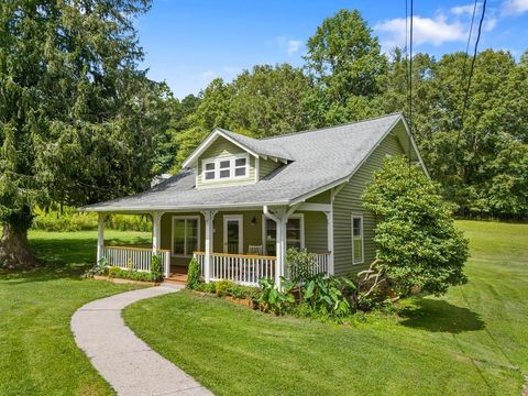 364 Hiawassee Street Hayesville NC 28904