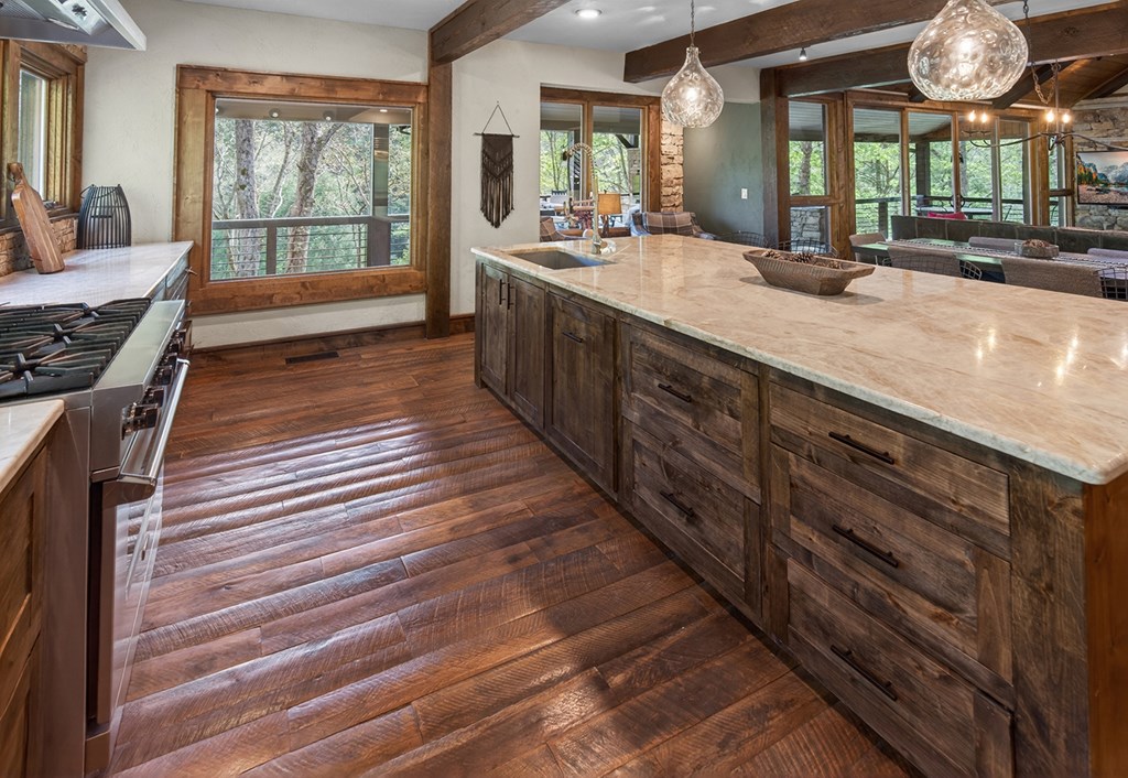 Cherry Log, Georgia, 30522, United States, 5 Bedrooms Bedrooms, ,5 BathroomsBathrooms,Residential,Active,2041378