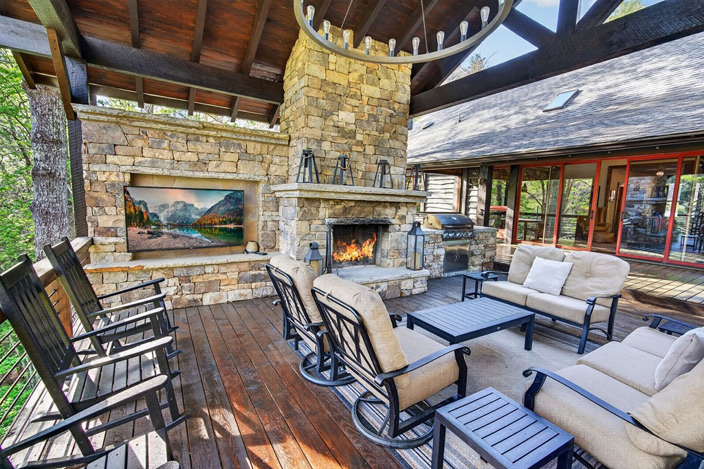 Cherry Log, Georgia, 30522, United States, 5 Bedrooms Bedrooms, ,5 BathroomsBathrooms,Residential,Active,2041378
