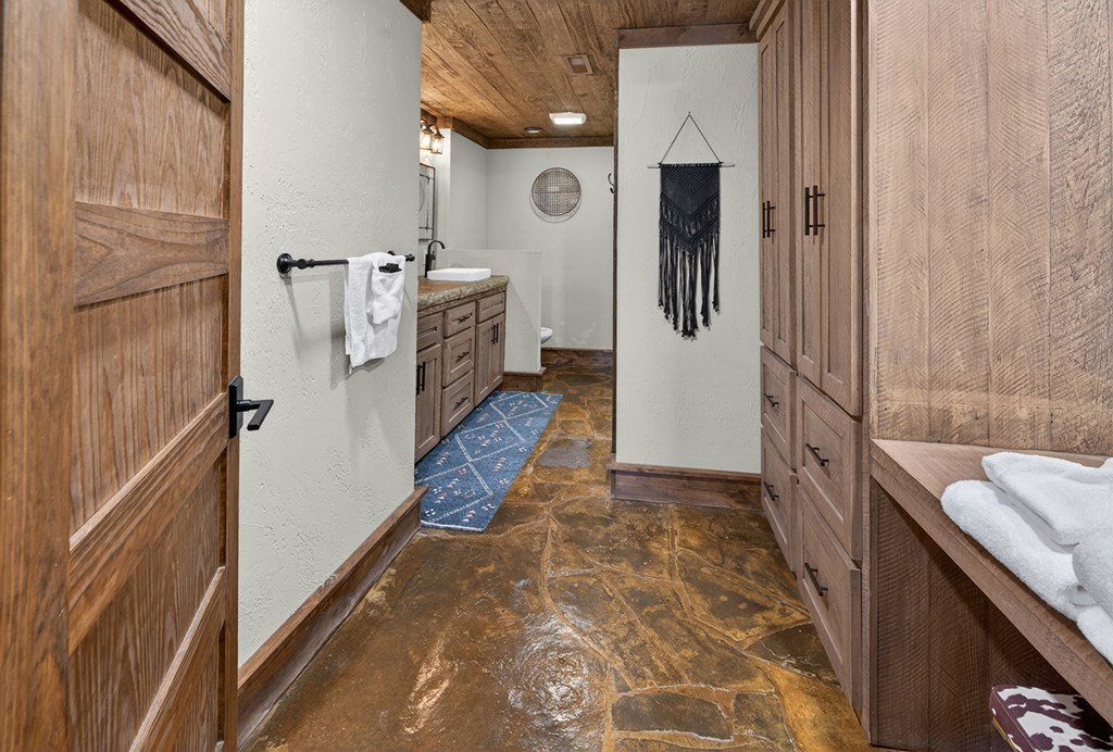 Cherry Log, Georgia, 30522, United States, 5 Bedrooms Bedrooms, ,5 BathroomsBathrooms,Residential,Active,2041378