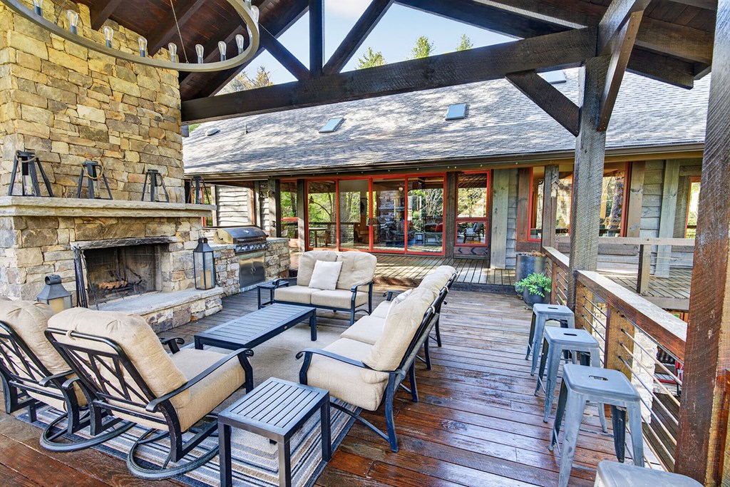 Cherry Log, Georgia, 30522, United States, 5 Bedrooms Bedrooms, ,5 BathroomsBathrooms,Residential,Active,2041378