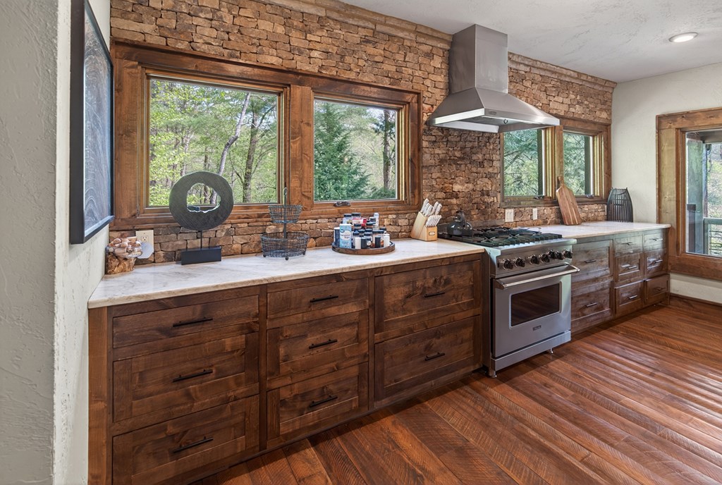 Cherry Log, Georgia, 30522, United States, 5 Bedrooms Bedrooms, ,5 BathroomsBathrooms,Residential,Active,2041378