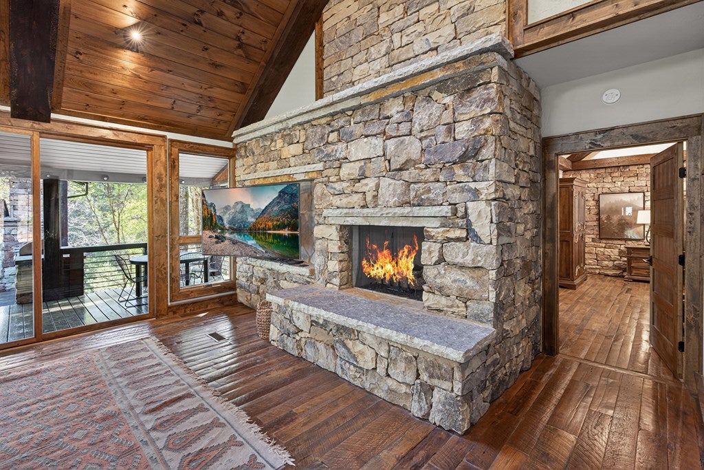 Cherry Log, Georgia, 30522, United States, 5 Bedrooms Bedrooms, ,5 BathroomsBathrooms,Residential,Active,2041378