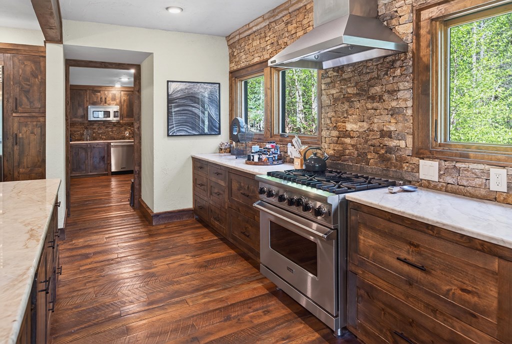Cherry Log, Georgia, 30522, United States, 5 Bedrooms Bedrooms, ,5 BathroomsBathrooms,Residential,Active,2041378