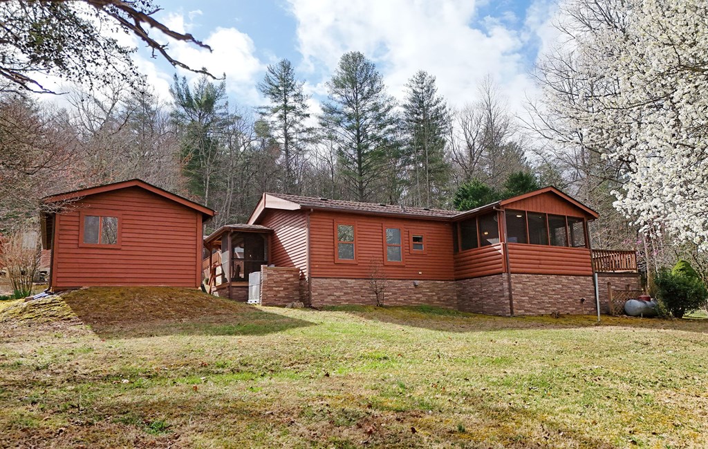 1844 Whispering Pines