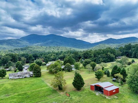 A home in Hiawassee