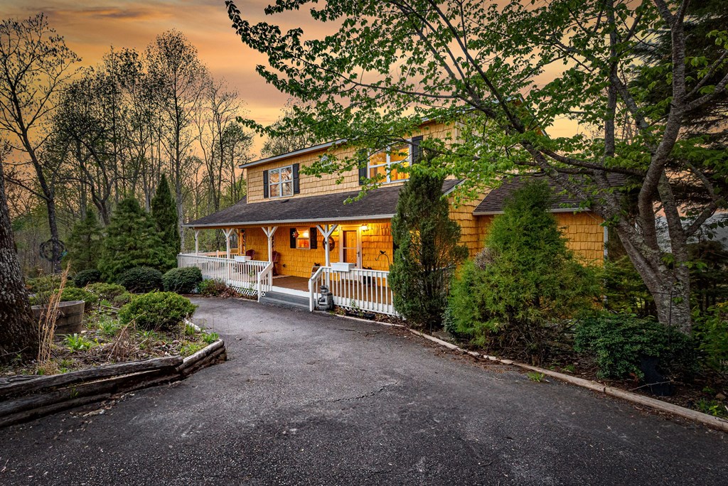 65 Oak Ridge Way