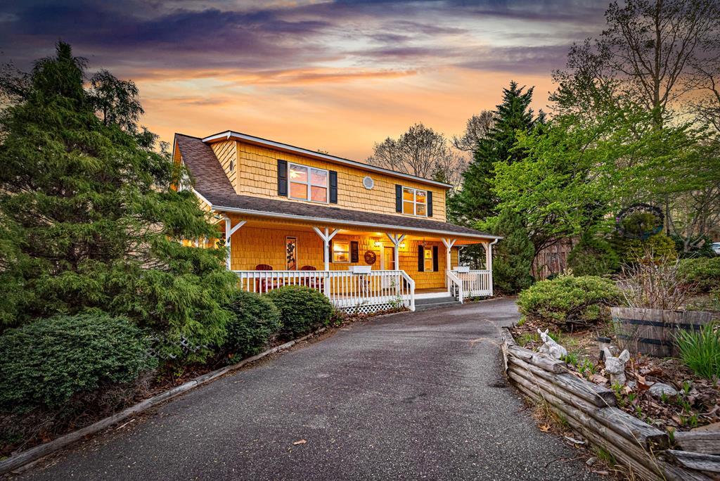 65 Oak Ridge Way