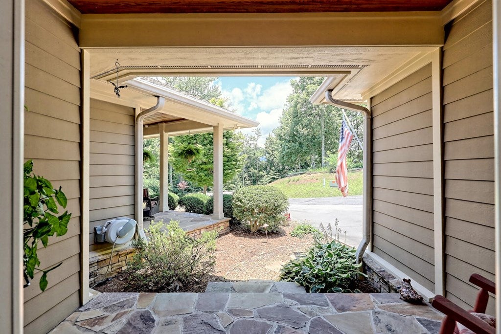 1212 E Double Knob Dr, Hayesville, NC, 28904, USA, 3 Bedrooms Bedrooms, ,4 BathroomsBathrooms,Residential,Active,1212 E Double Knob Dr,434006