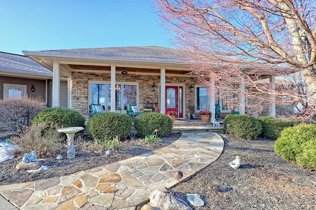 1212 E Double Knob Dr, Hayesville, NC, 28904, USA, 3 Bedrooms Bedrooms, ,4 BathroomsBathrooms,Residential,Active,1212 E Double Knob Dr,434006
