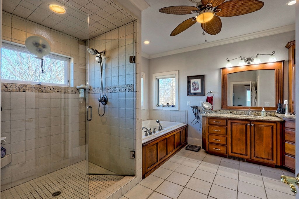 1212 E Double Knob Dr, Hayesville, NC, 28904, USA, 3 Bedrooms Bedrooms, ,4 BathroomsBathrooms,Residential,Active,1212 E Double Knob Dr,434006