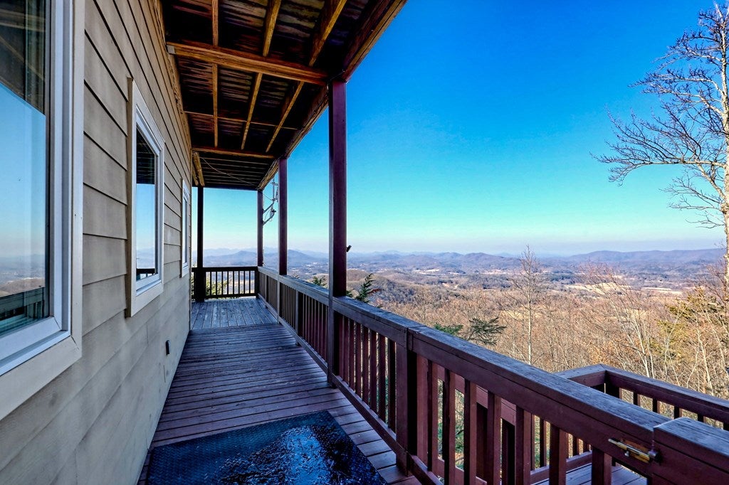 1212 E Double Knob Dr, Hayesville, NC, 28904, USA, 3 Bedrooms Bedrooms, ,4 BathroomsBathrooms,Residential,Active,1212 E Double Knob Dr,434006