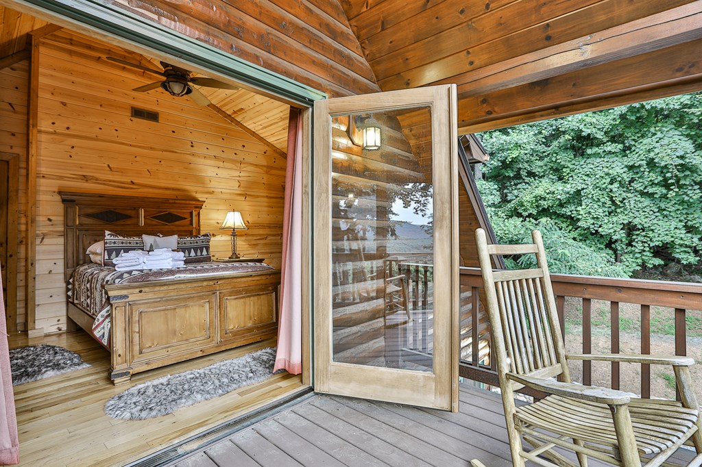 Blue Ridge, Georgia, 30513, United States, 4 Bedrooms Bedrooms, ,4 BathroomsBathrooms,Residential,Active,1998761