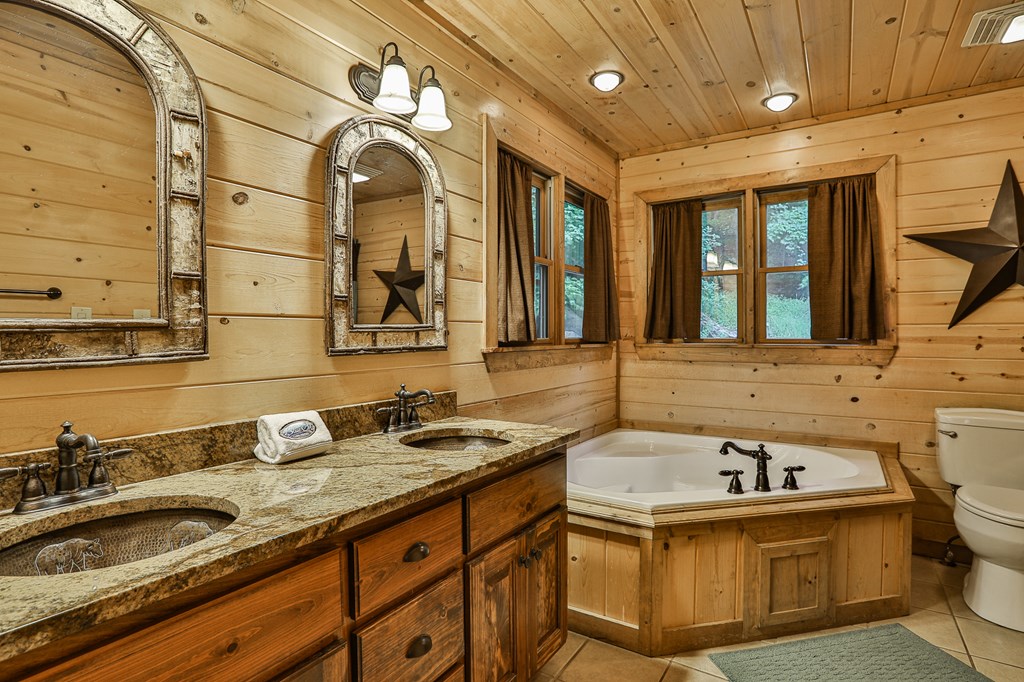 Blue Ridge, Georgia, 30513, United States, 4 Bedrooms Bedrooms, ,4 BathroomsBathrooms,Residential,Active,1998761