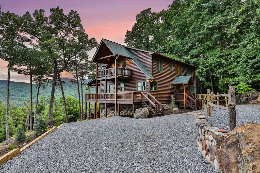 Blue Ridge, Georgia, 30513, United States, 4 Bedrooms Bedrooms, ,4 BathroomsBathrooms,Residential,Active,1998761