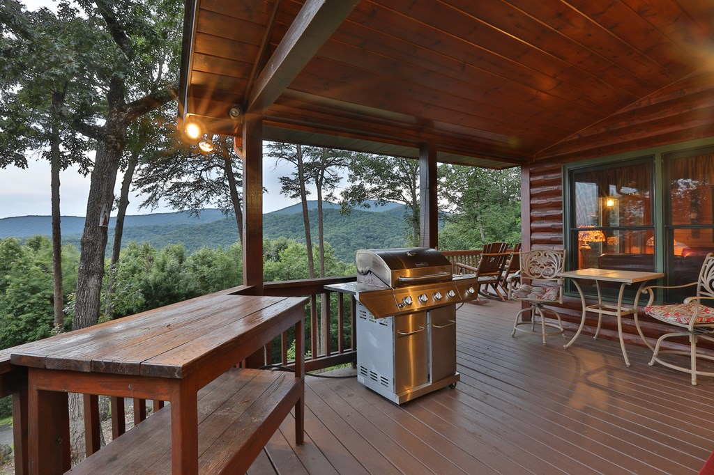 Blue Ridge, Georgia, 30513, United States, 4 Bedrooms Bedrooms, ,4 BathroomsBathrooms,Residential,Active,1998761