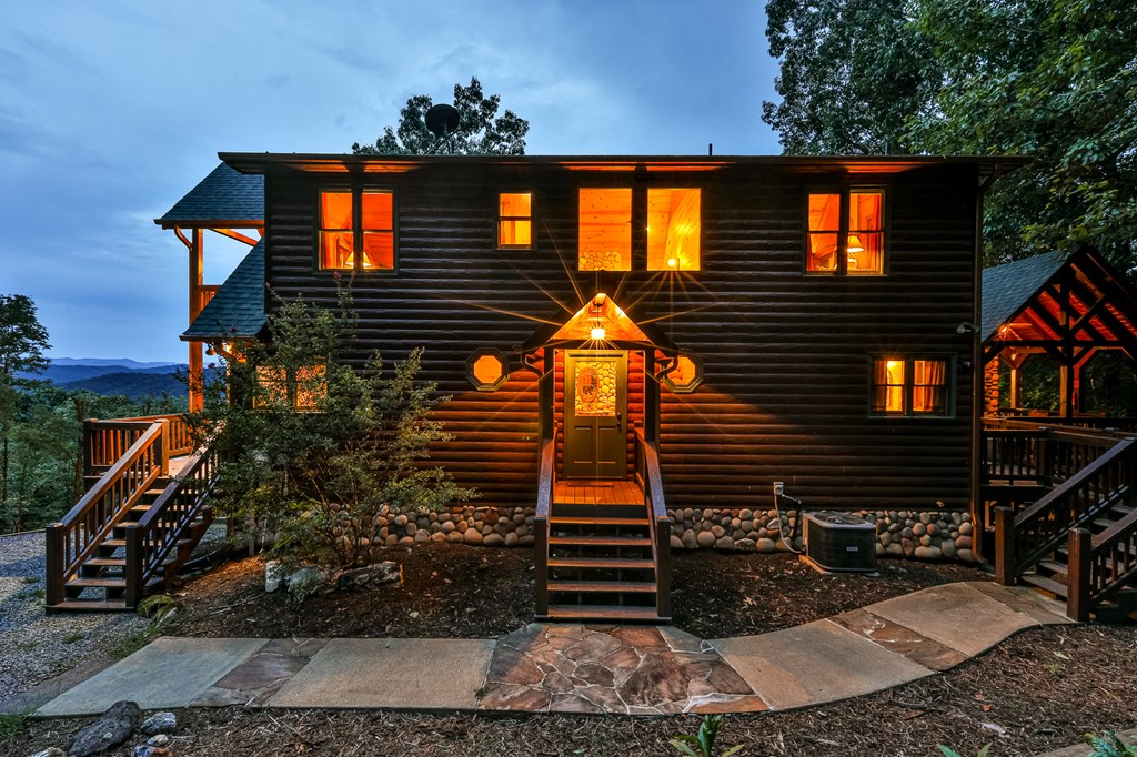 Blue Ridge, Georgia, 30513, United States, 4 Bedrooms Bedrooms, ,4 BathroomsBathrooms,Residential,Active,1998761