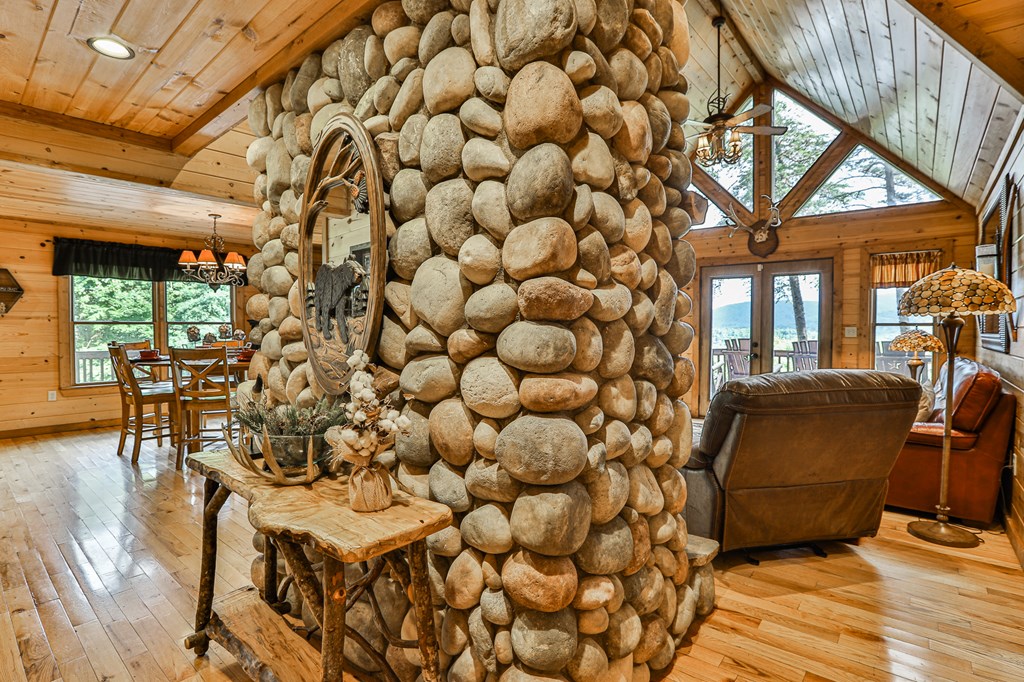 Blue Ridge, Georgia, 30513, United States, 4 Bedrooms Bedrooms, ,4 BathroomsBathrooms,Residential,Active,1998761
