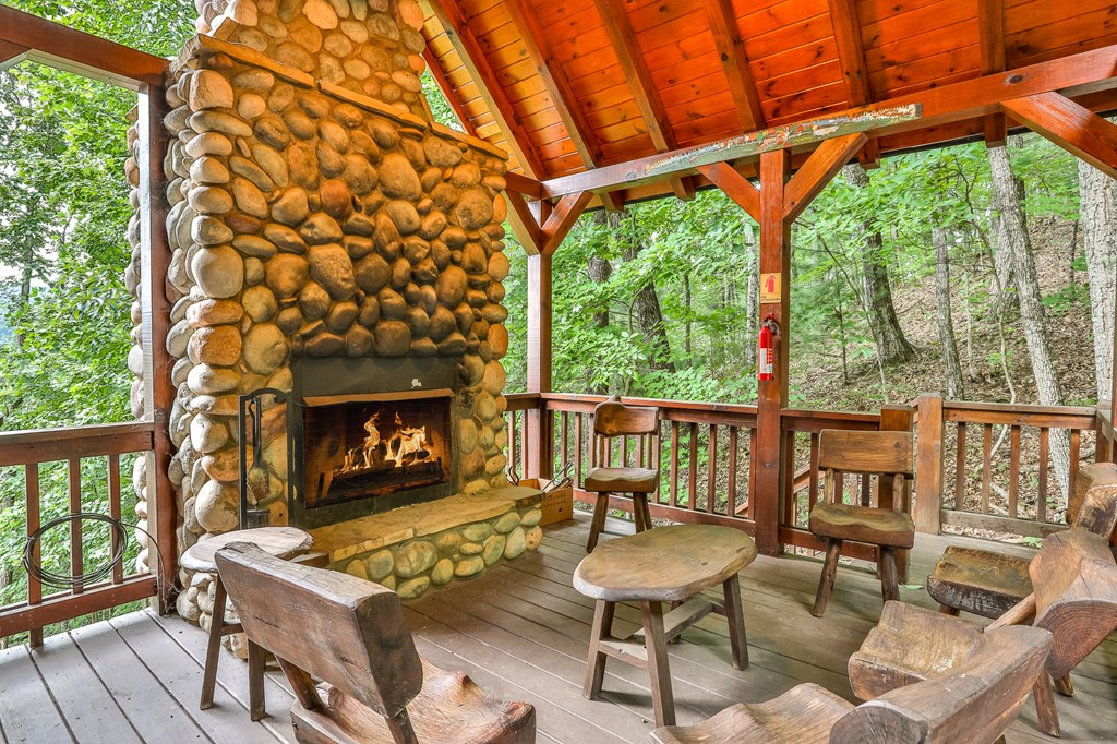 Blue Ridge, Georgia, 30513, United States, 4 Bedrooms Bedrooms, ,4 BathroomsBathrooms,Residential,Active,1998761