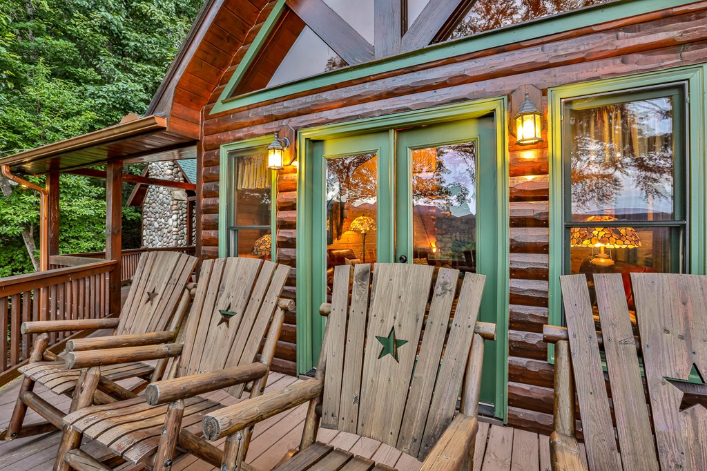 Blue Ridge, Georgia, 30513, United States, 4 Bedrooms Bedrooms, ,4 BathroomsBathrooms,Residential,Active,1998761
