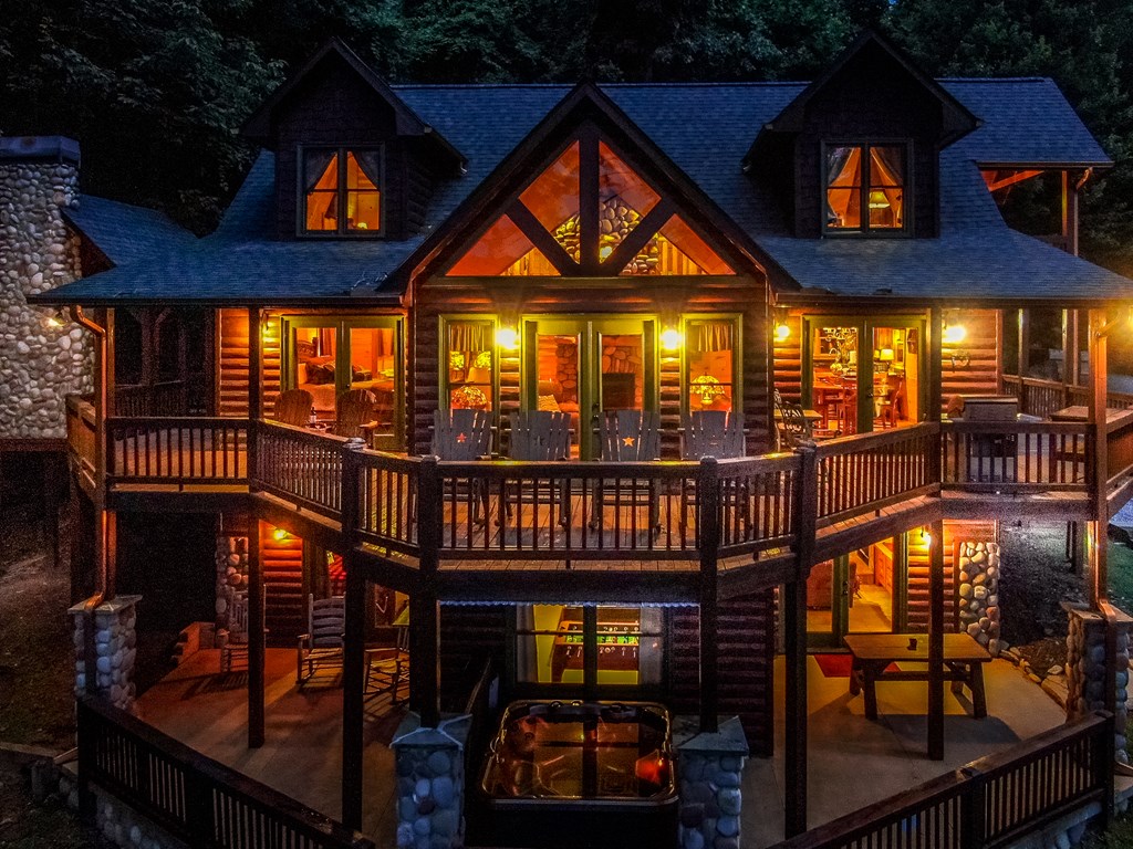 Blue Ridge, Georgia, 30513, United States, 4 Bedrooms Bedrooms, ,4 BathroomsBathrooms,Residential,Active,1998761